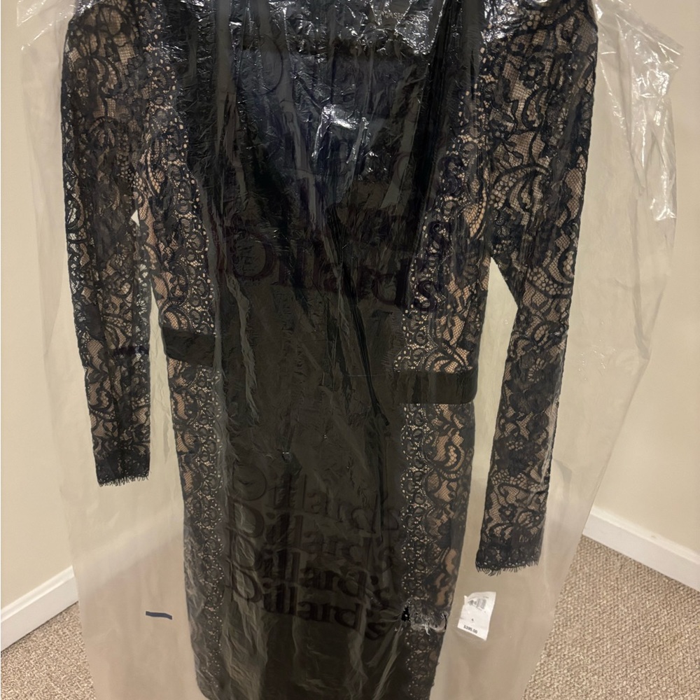 Tadashi Soji velvet and lace